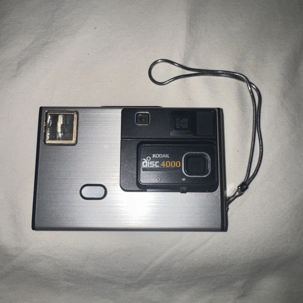 Vintage Kodak Disc 4000 Camera With Flash And Wrist Strap *Read*